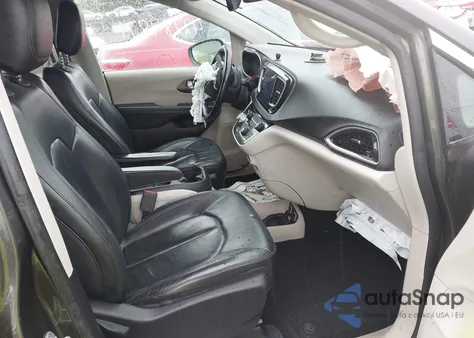 2017 Chrysler Pacifica Touring-L z USA, uszkodzony, nr VIN 2C4RC1BG3HR530530